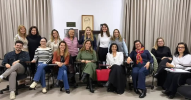 Reunião presencial da primeira turma de candidatos à Formação em Psicanálise do Instituto Nilde Parada Franch Reunião presencial da primeira turma de candidatos à Formação em Psicanálise do Instituto Nilde Parada Franch